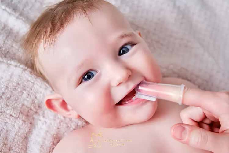 مراقبت از دندانهای نوزاد